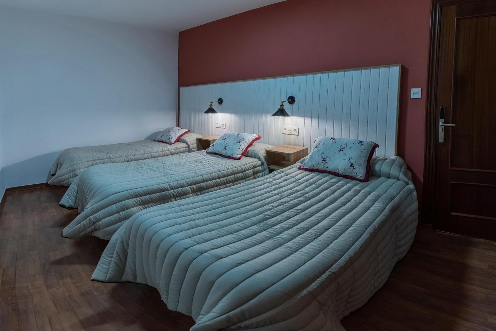 Hostal Julio Cesar Ла Вирхен дель Камино Экстерьер фото